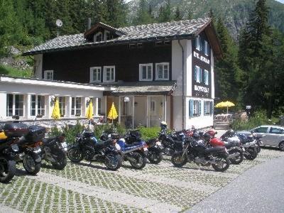Hotel Rhonequelle Oberwald Buitenkant foto